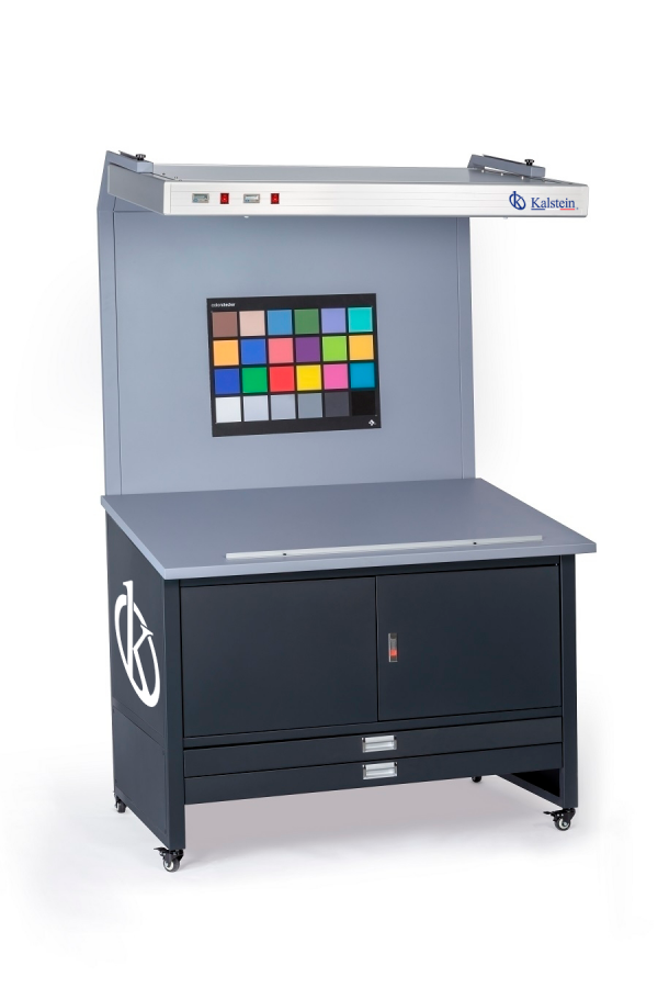 Evaluation of color results with the Evaluation Box in medical laboratories